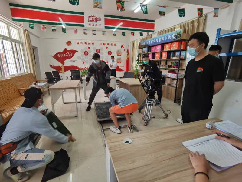 鄂温克族自治旗广告片拍摄公司：极简主义践行者，少即是多的视觉哲学
